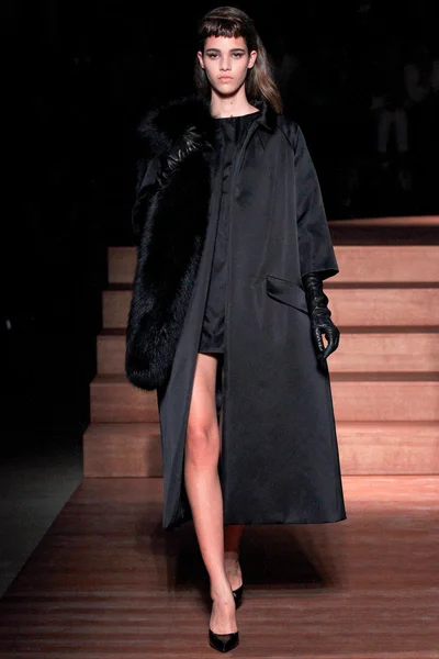 Look 30